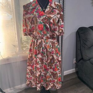 Vintage Vibrant Floral Paisley Midi Dress(((No tag size 19" waist)))